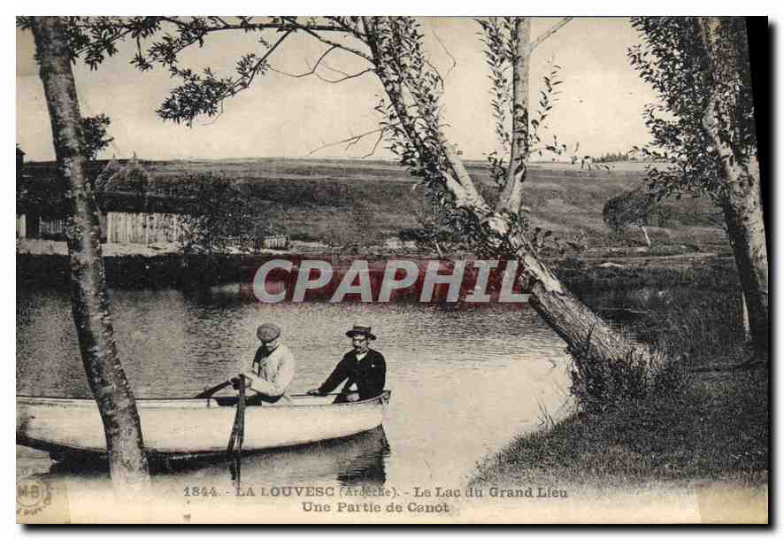 CPA La Louvesc Ardeche Le Lac du Grand Lieu Une Partie de Canot 