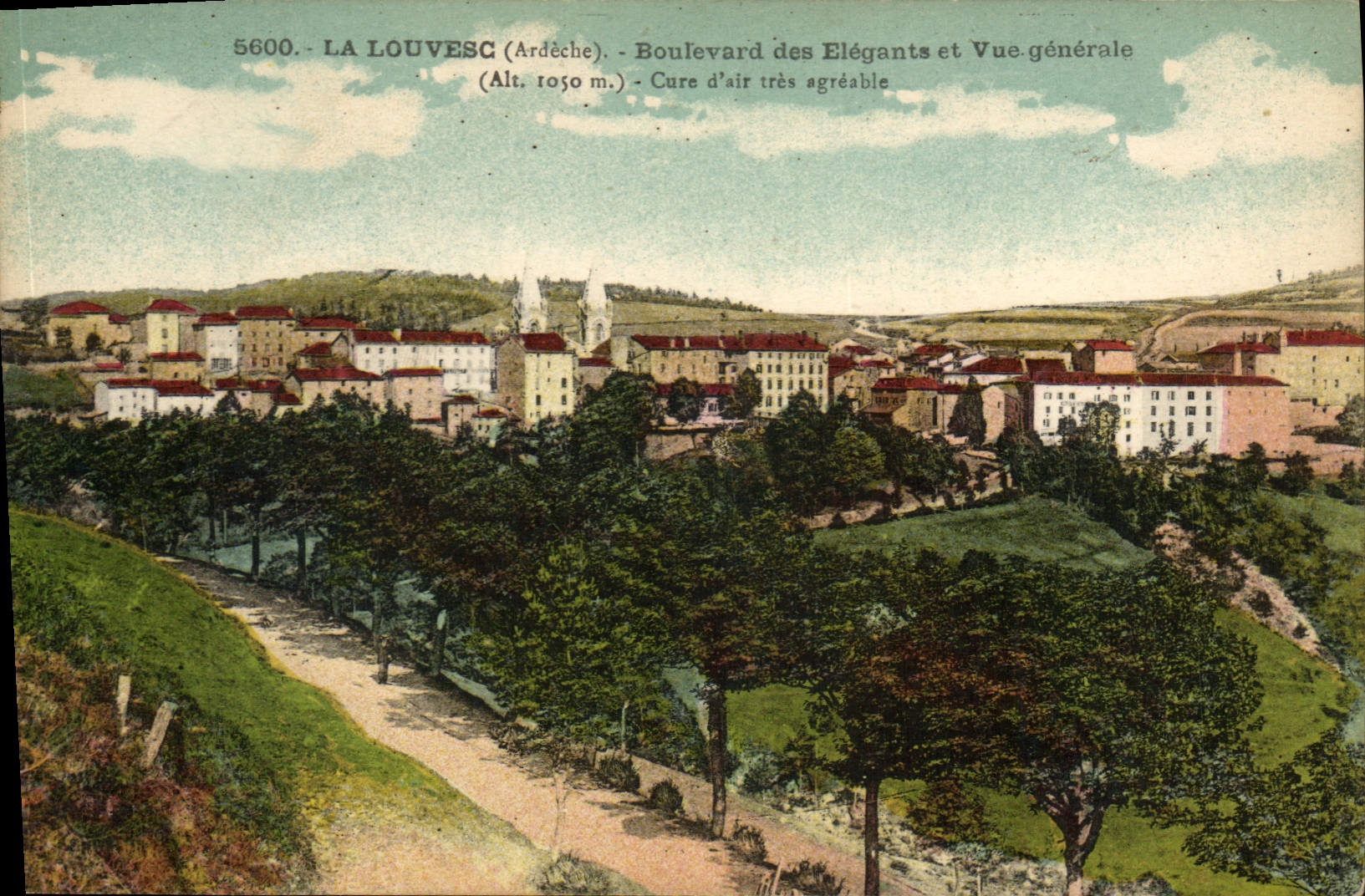 LA LOUVESC (Ardèche) — Boulevard des Élégants et Vue générale — Alt. 1050 m.