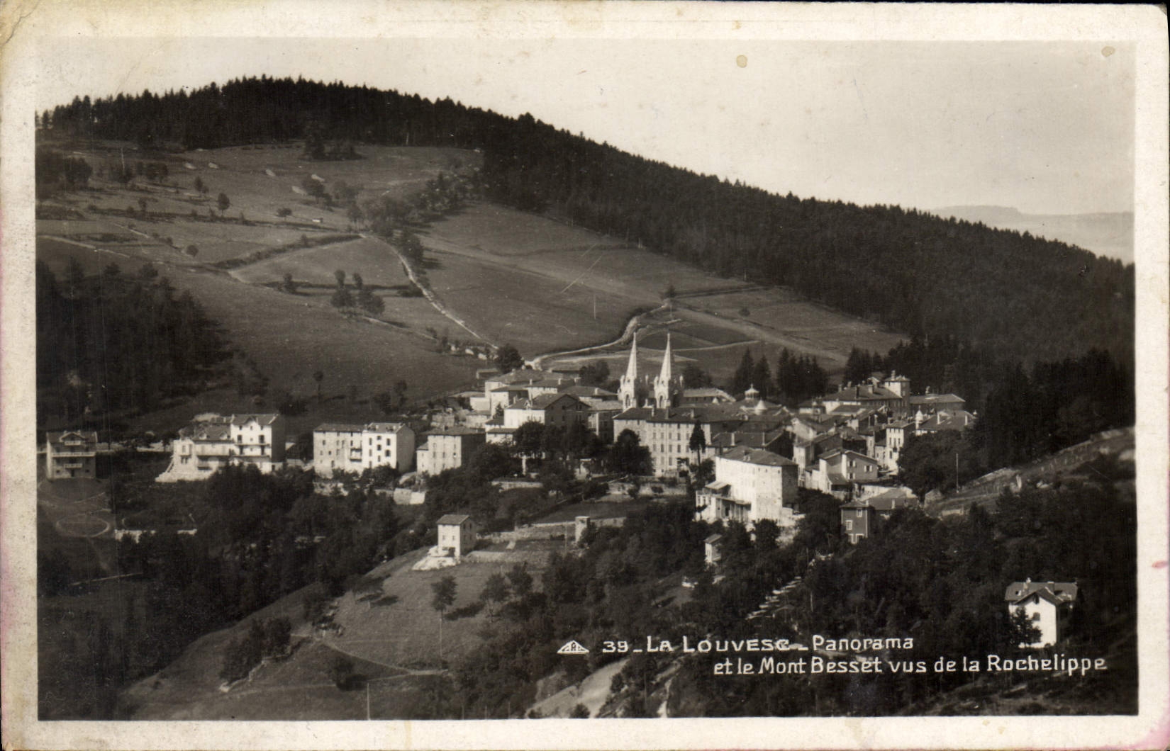 CPA La Louvesc Panorama et le Mont Besset vus de la Rochelippe 