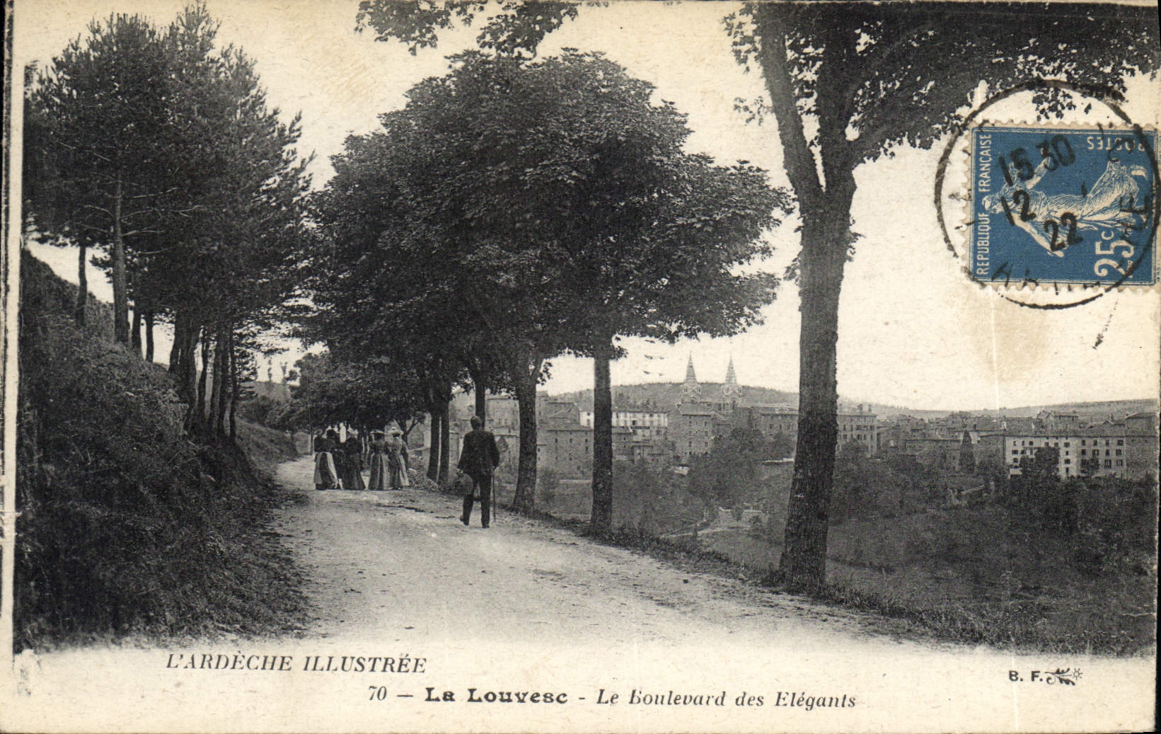 CPA L'Ardeche Illustree La Louvesc Le Boulevard des Elegants 