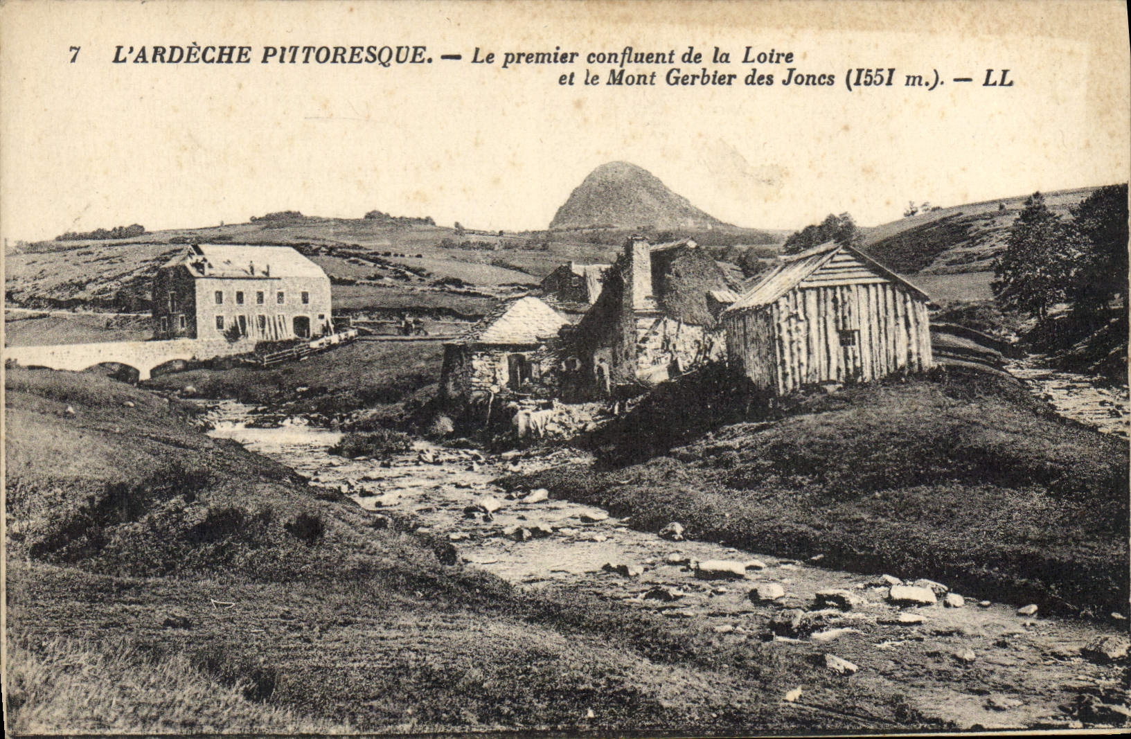 L'ARDÈCHE PITTORESQUE — Le premier confluent de la Loire et le Mont Gerbier des Joncs (1551 m.) — LL