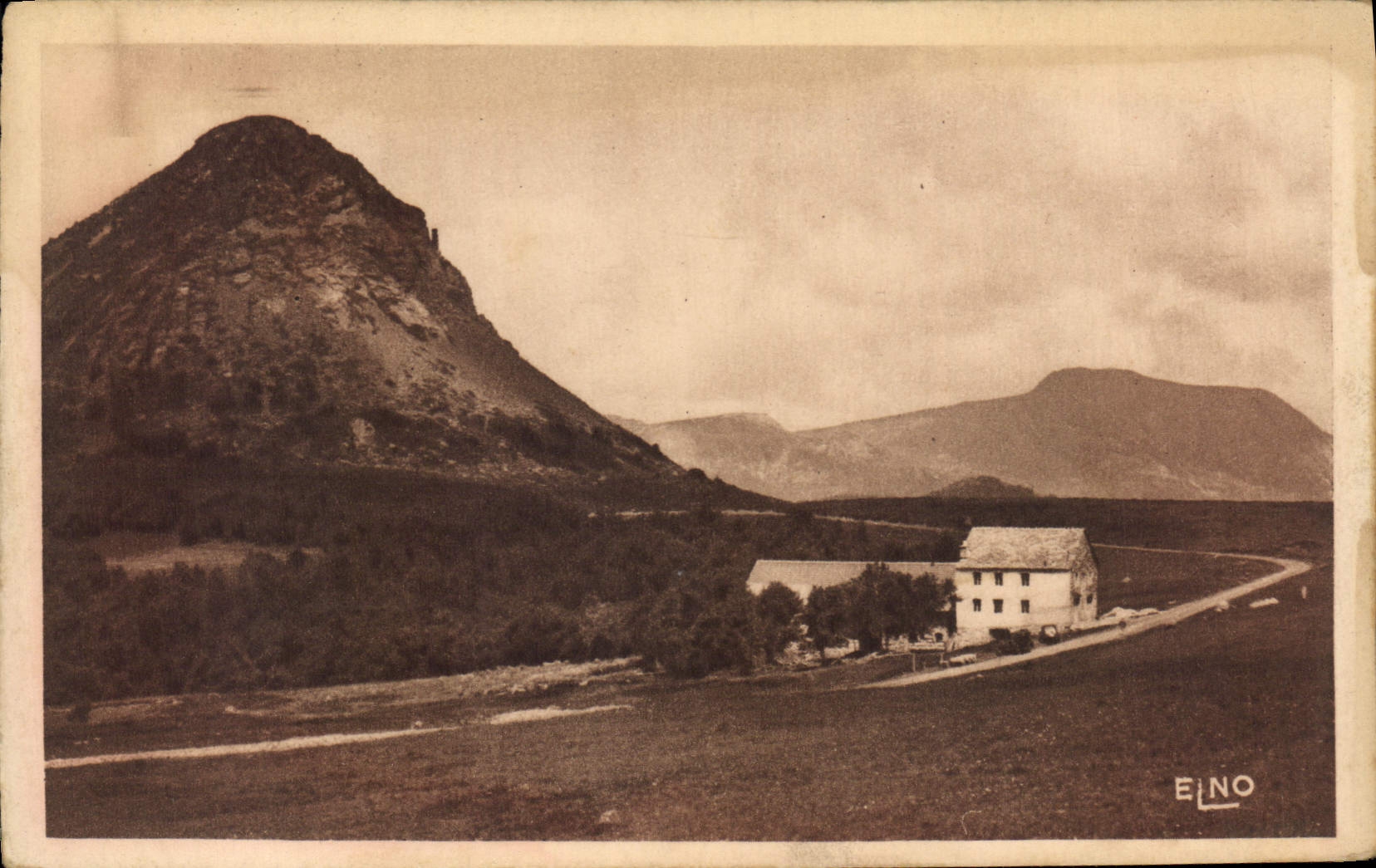 Gerbier des Joncs — Le Mézenc et la route de Vals-les-Bains — Édition d'Art Léon Puy