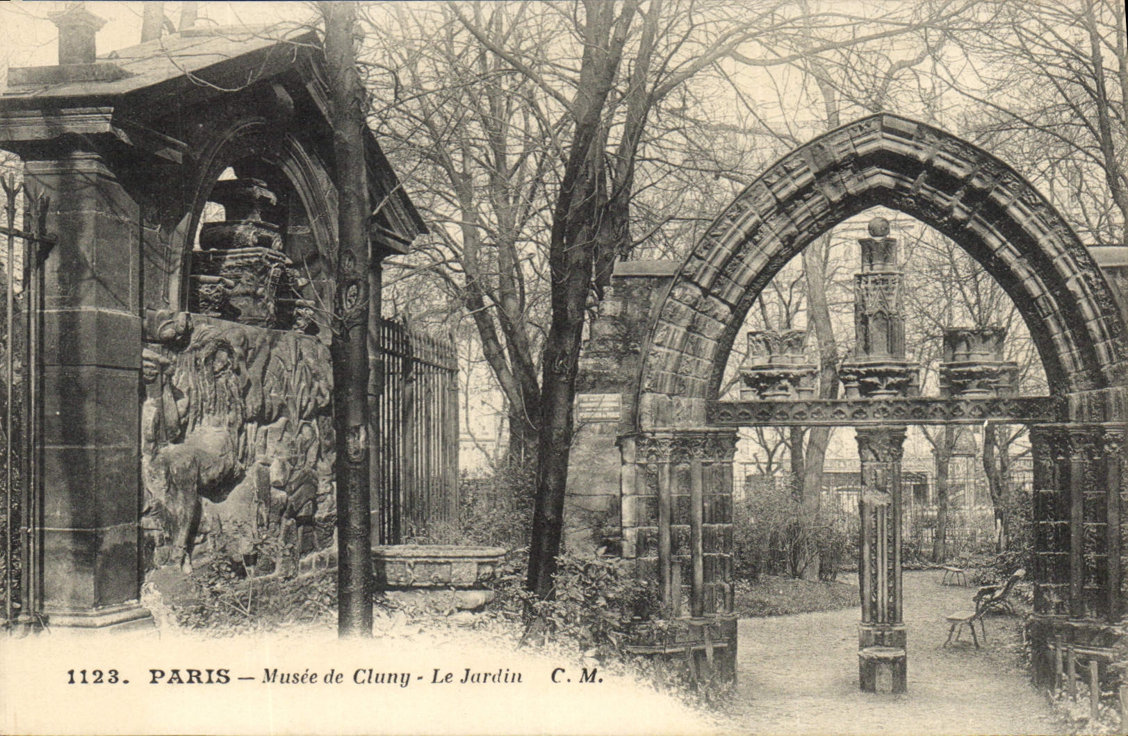 CPA Paris Musee de Cluny Le Jardin