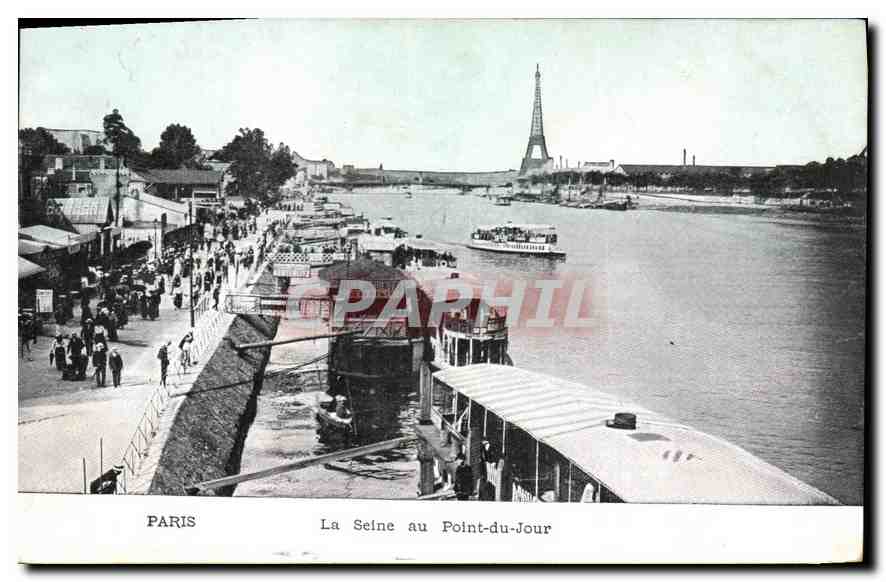 CPA Paris La Seine au Point du Jour Tour Eiffel Peniche Bateau