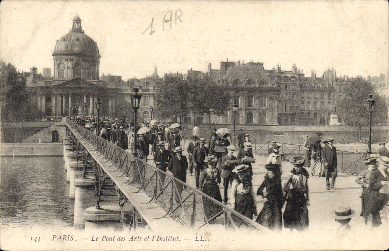 CPA Paris Le Pont des Arts et l'Institut