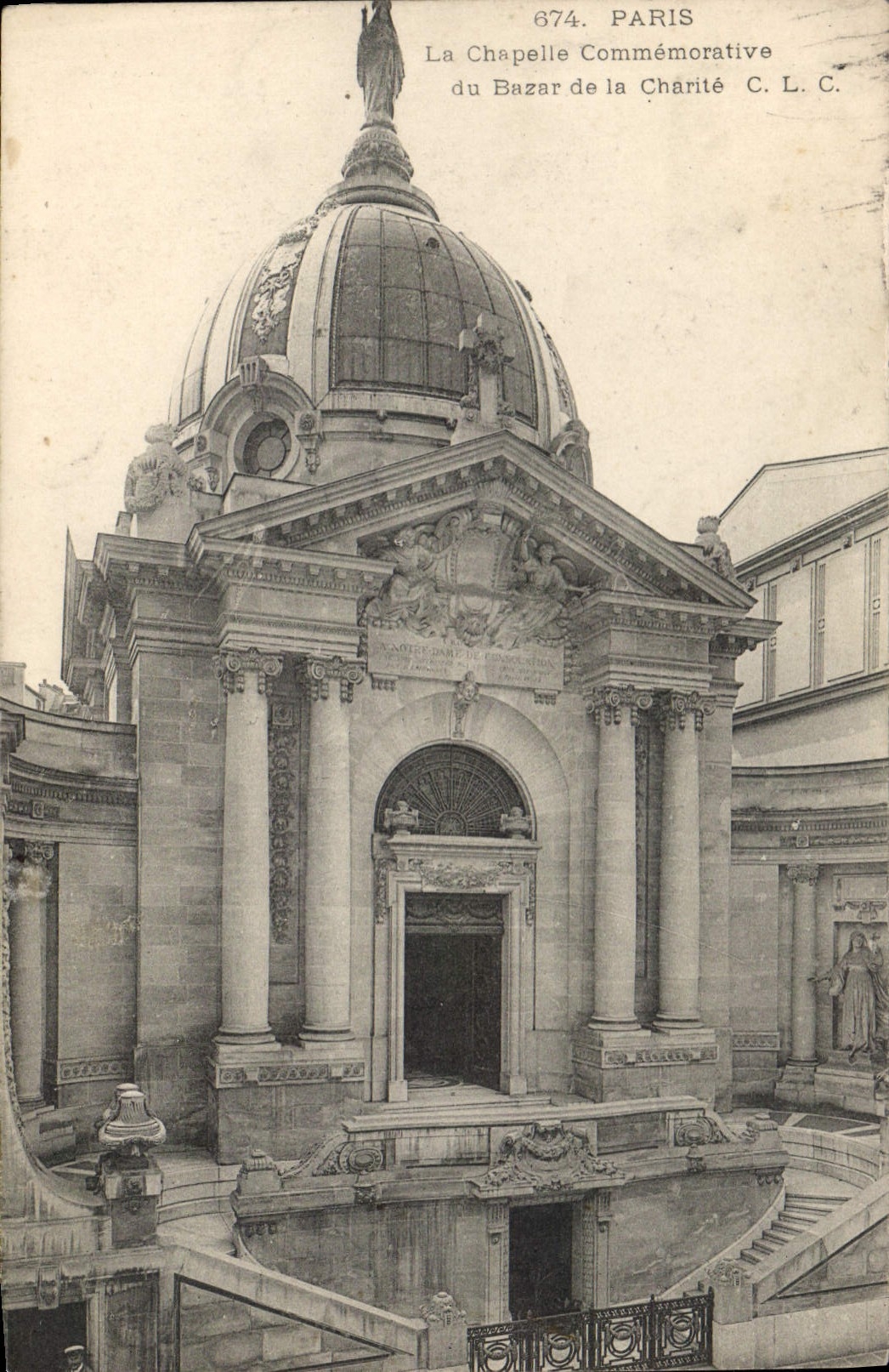 CPA Paris La Chapelle Commemorative du Bazar de la Charite
