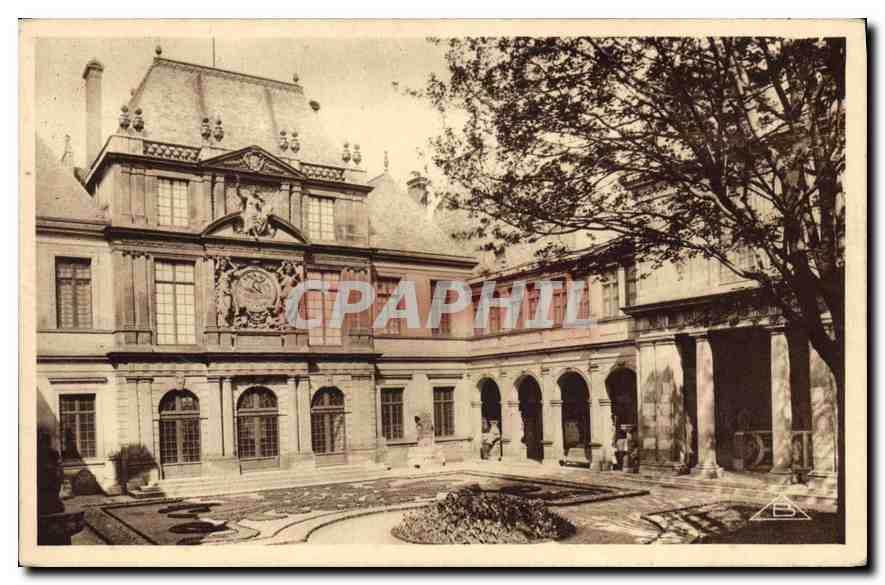 CPA Paris Hotel Carnavalet Facade sur le Jardin