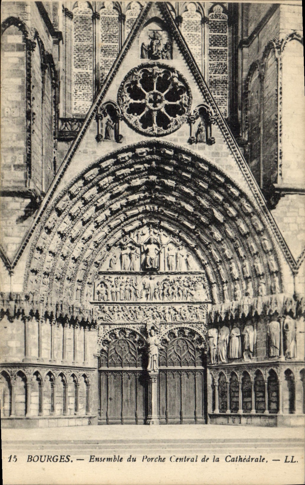 CPA Bourges Ensemble du Porche Central de la Cathedrale