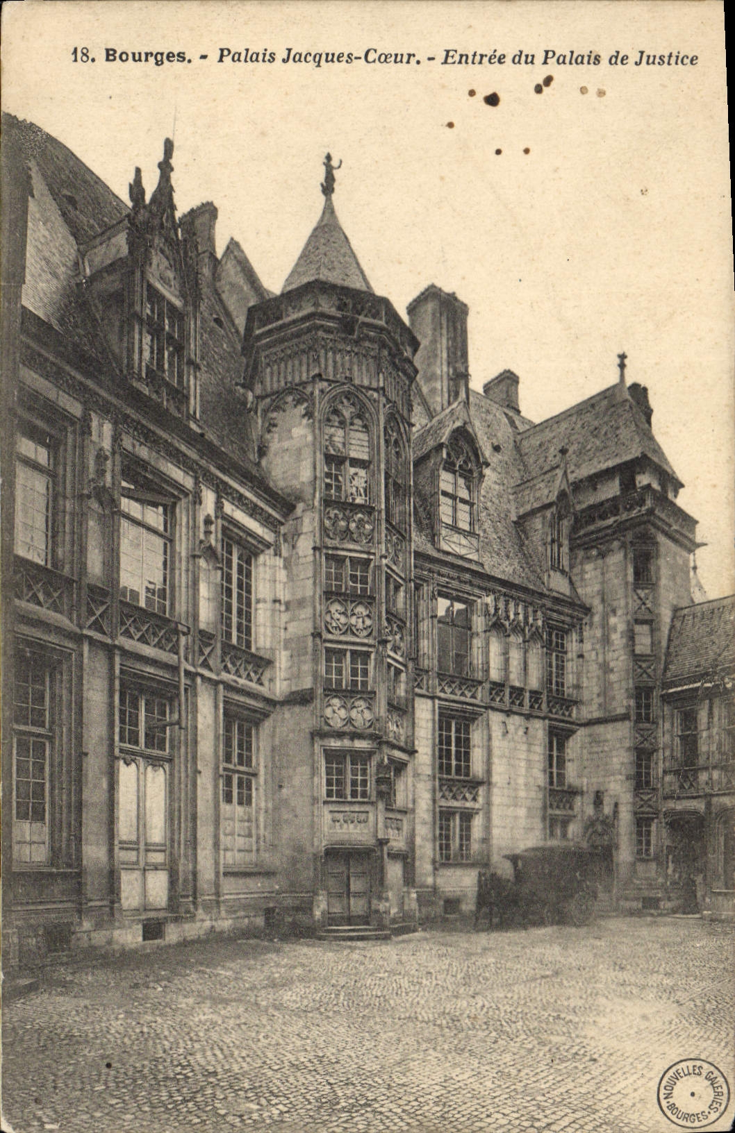 CPA Bourges Palais Jacques Coeur Entree du Palais de Justice