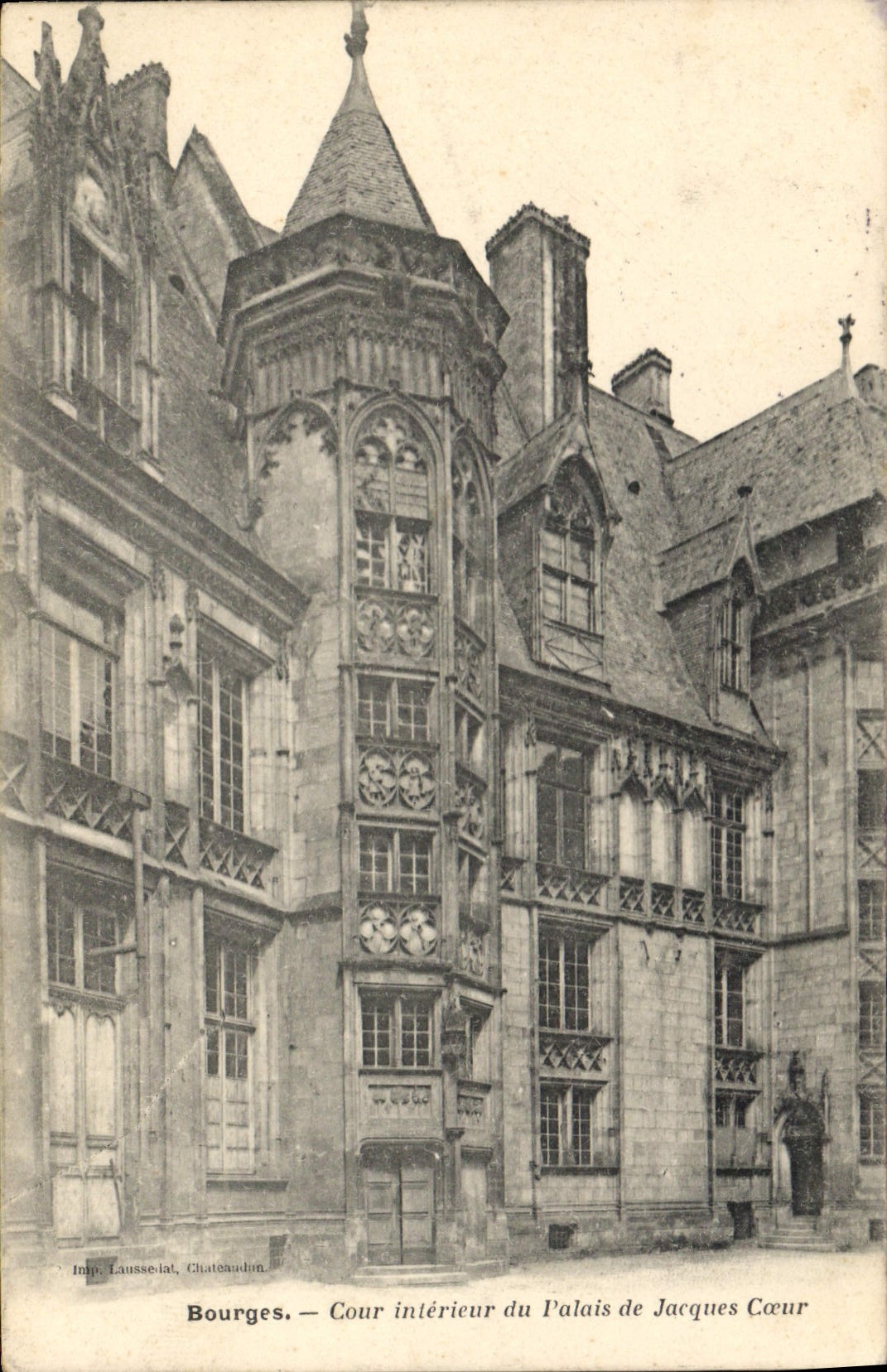 CPA Bourges Cour interieur du Palais de Jacques Coeur