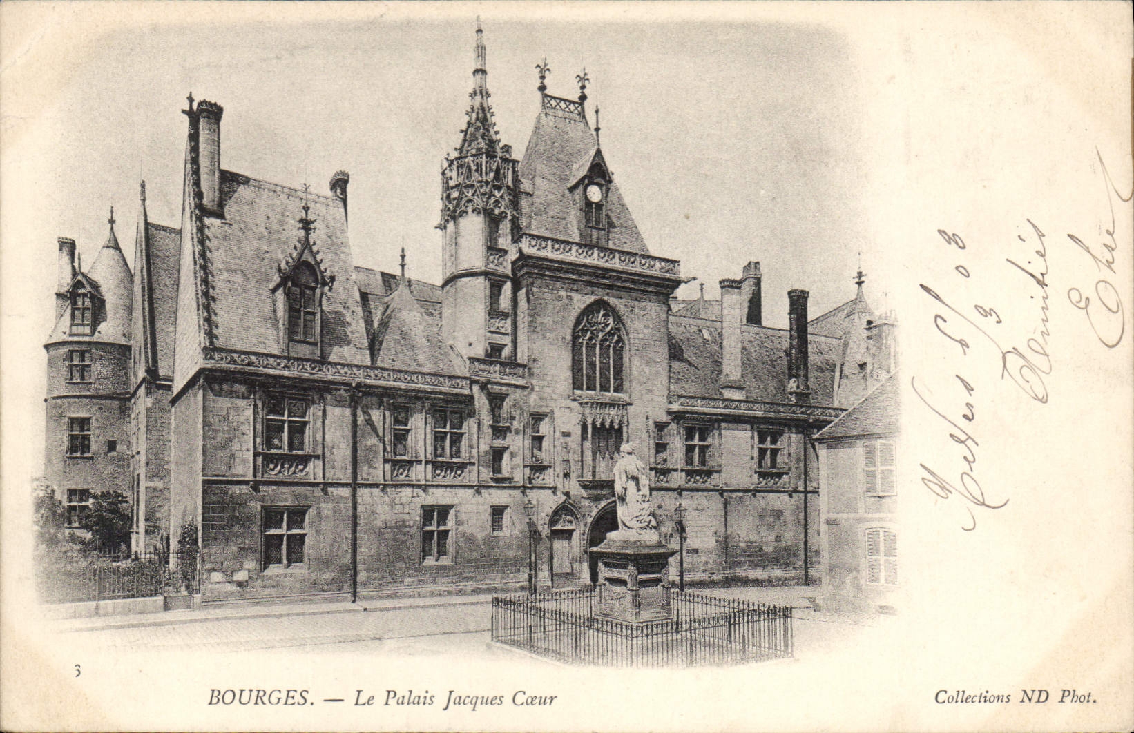 Bourges — Le Palais Jacques Cœur — Collections ND Phot.