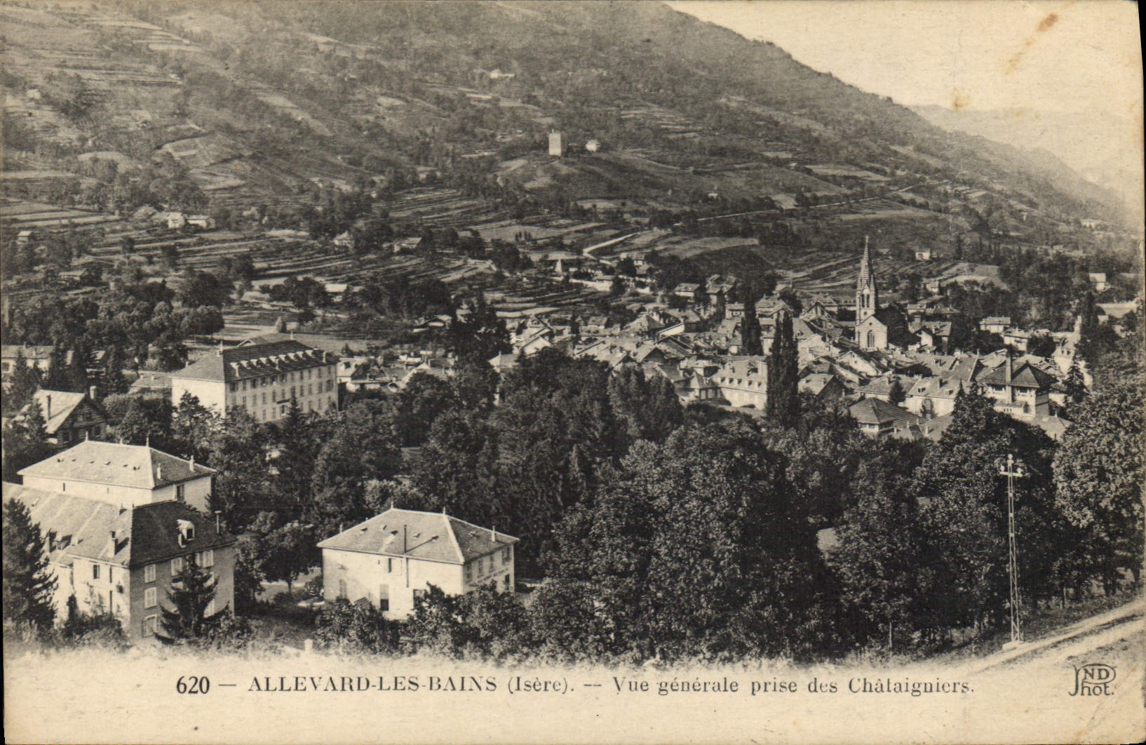 CPA Allevard Les Bains (Isere) Vue generale prise des Chataigniers