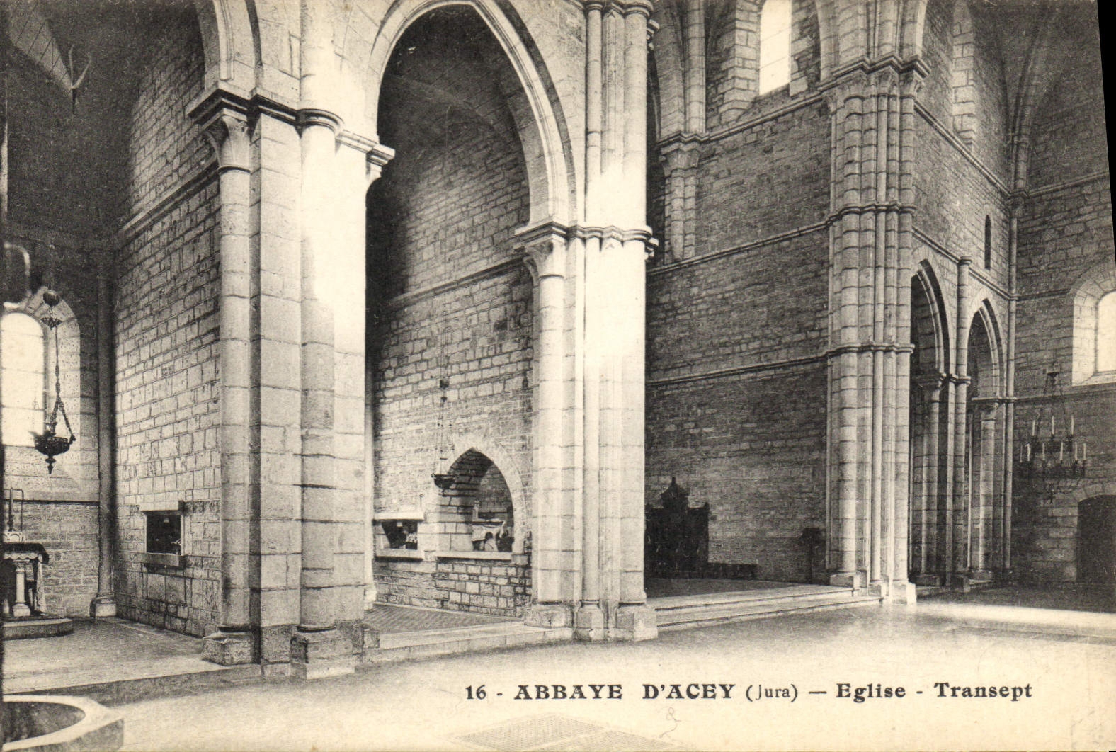 CPA Abbaye d'Acey (Jura) Eglise Transept