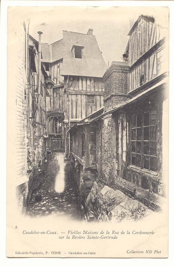 caudebec en Caux CPA Vieilles maisons de la rue de la Cordonnerie sur la Riviere Sainte Gertrude