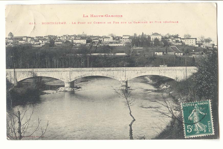 Montrejeau — Le Pont du Chemin de Fer sur la Garonne et Vue Générale — La Haute-Garonne