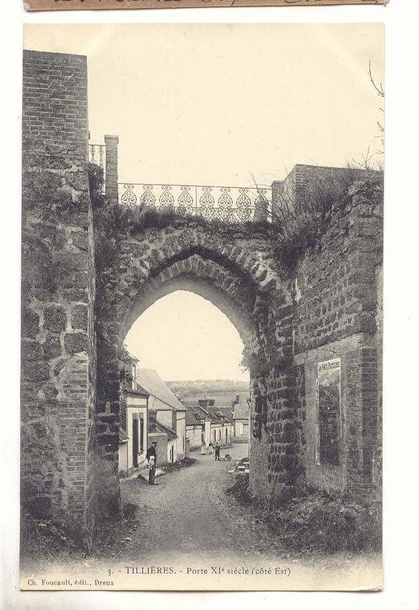 TILLIÈRES - Porte XIe siècle (côté Est) — Ch. Foucault, édit., Dreux