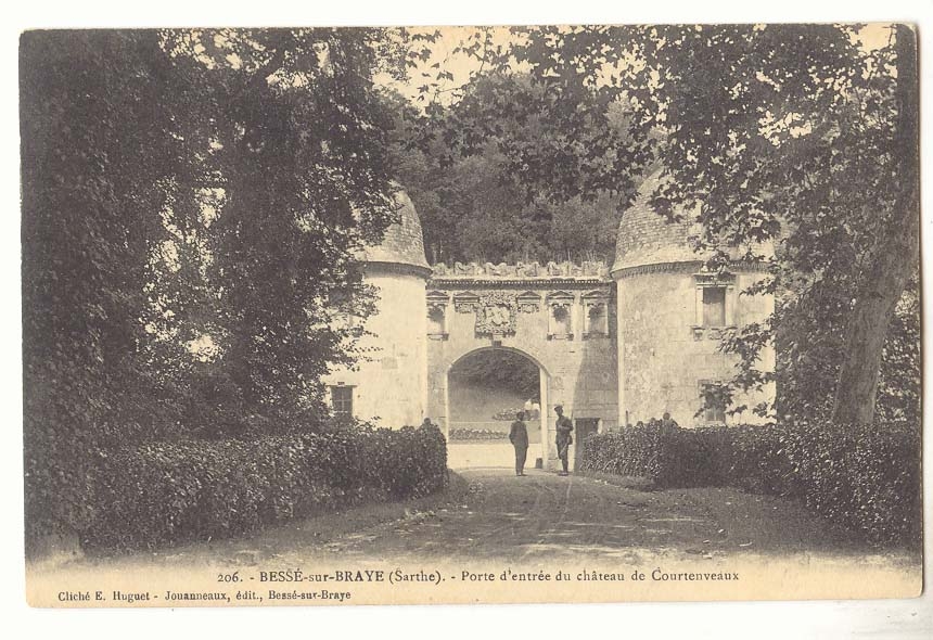 Besse sur Braye CPA Porte d'entree du chateau de Courtenveaux