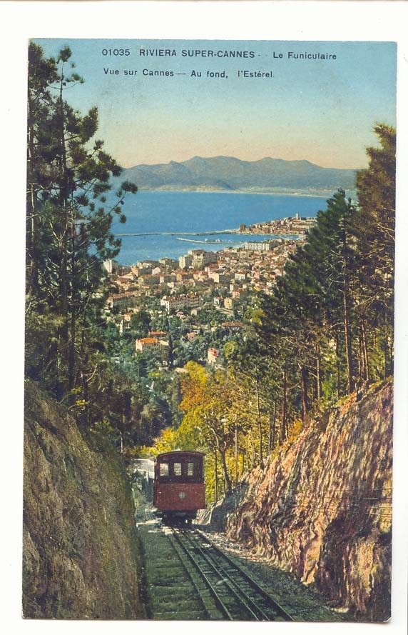 Riviera Super Cannes CPA Le funiculaire Vue sur Cannes
