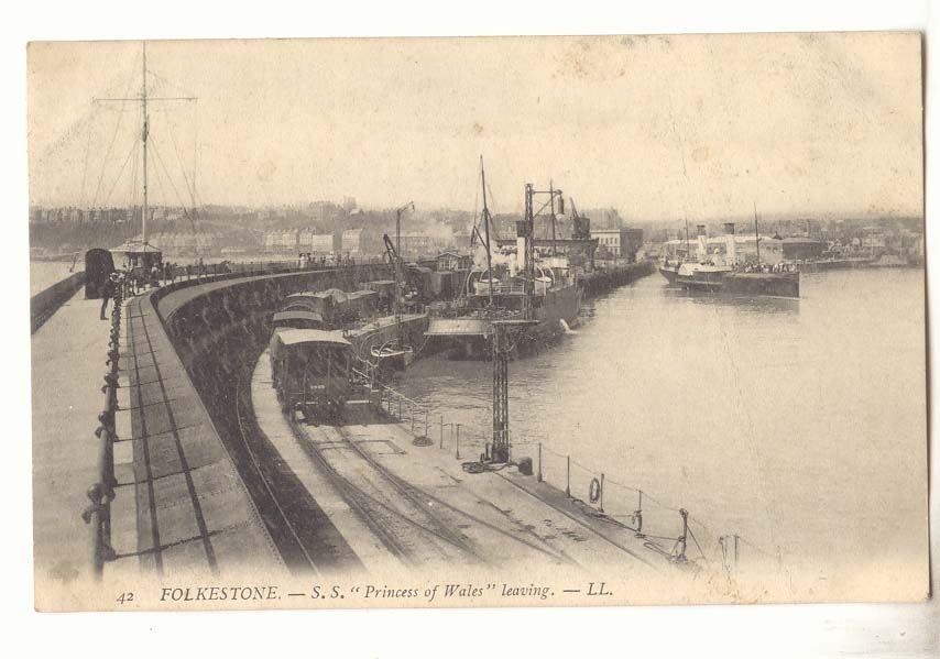 Grande Bretagne Folkestone CPA SS Princess of Wales leaving (bateau ship)