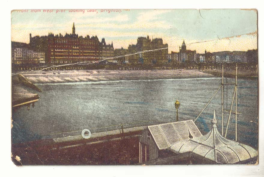 Vue depuis le pont ouest à Brighton — regard vers l'est — éditeur et n° de série non lisibles