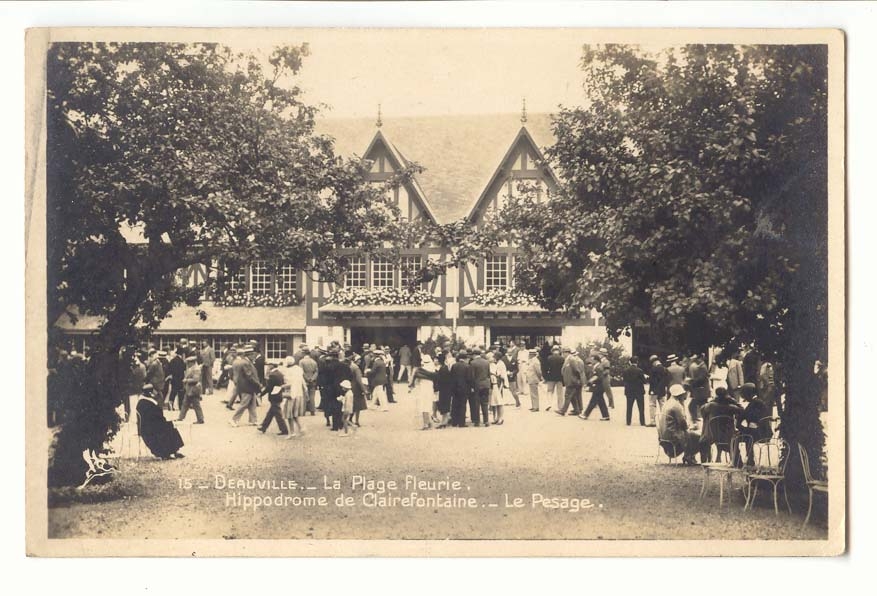 Hippodrome de Clairefontaine — Das Wiegen — Deauville
