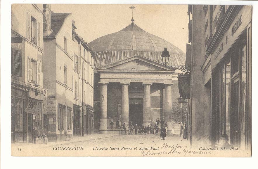 Courbevoie CPA L'eglise Saint Pierre et Saint Paul