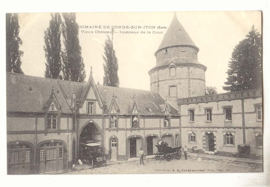 Domaine de Condé-sur-Iton (Eure) — Vieux Château — Intérieur de la Cour
