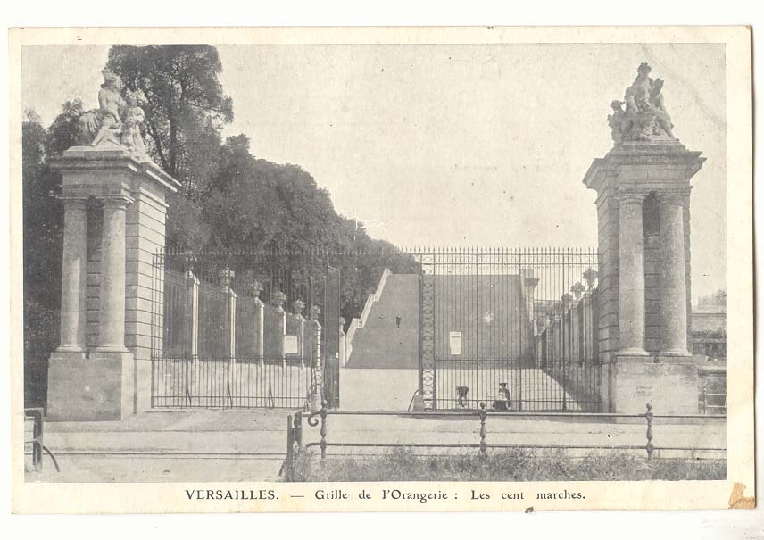 Versailles CPA Grille de l'orangerie : les cent marches