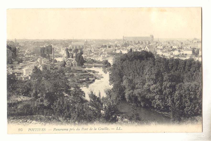 Poitiers CPA Panorama pris du pont de le CEuille