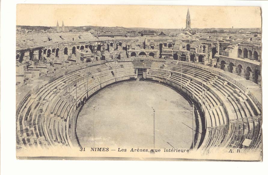 Nîmes — Les Arènes, vue intérieure — A.R.