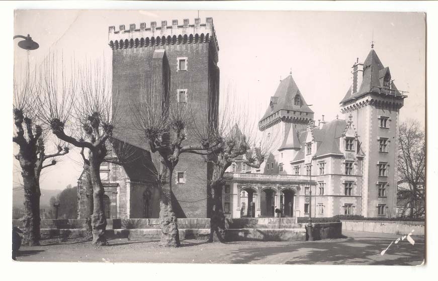 Château de la Bâtie — vue générale — éditeur non identifié