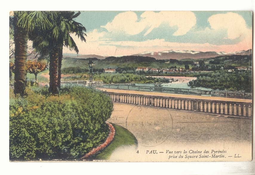 Pau — Vue vers la Chaîne des Pyrénées prise du Square Saint-Martin — LL
