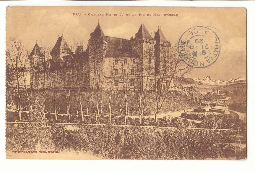 Pau CPA Chateau Herni IV et le pic du midi d'Ossau