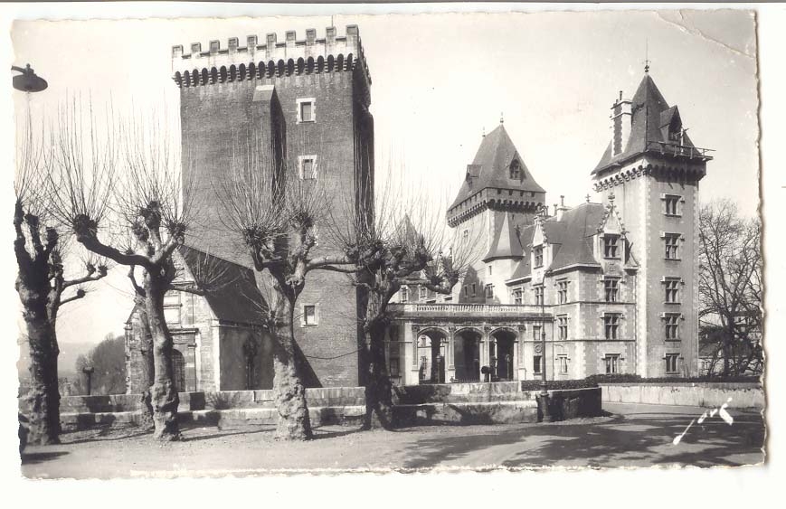 Pau CPM La cahteau d'Henri IV Facade Est en hiver