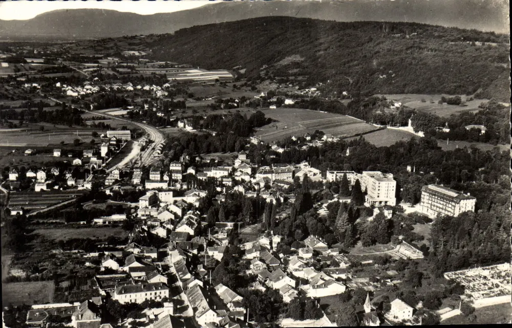 Divonne-les-Bains — Allgemeine luftige Ansicht und Berg Mussy — Edition J. Cellard - Vorderseite