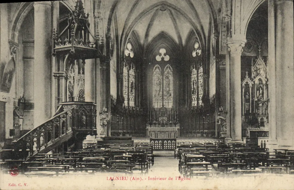 Lagnieu (Ain) — Interior da Igreja — Edit. C. V. - Frente