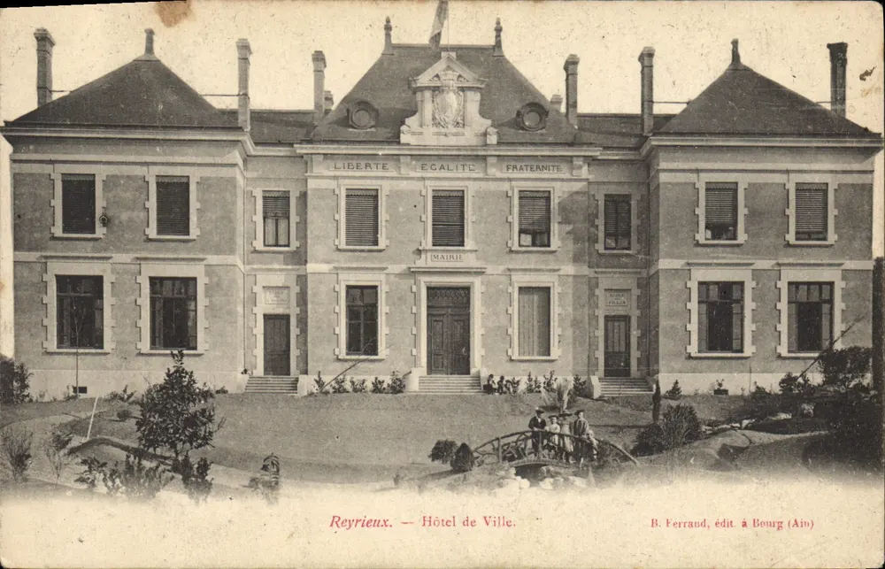 Reyrieux — Hotel de Ville — B. Ferraud, editor em Bourg (Ain) - Frente