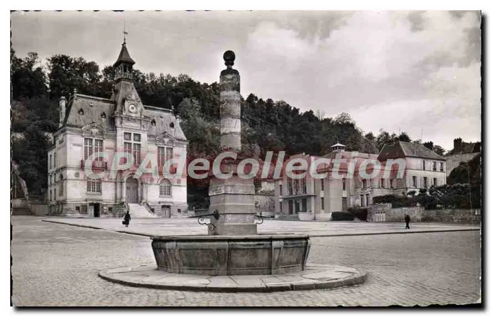 Château-Thierry — Place de l'Hôtel de Ville mit Brunnen — Vintage Postcard/Antike Ansichtskarte - Vorderseite