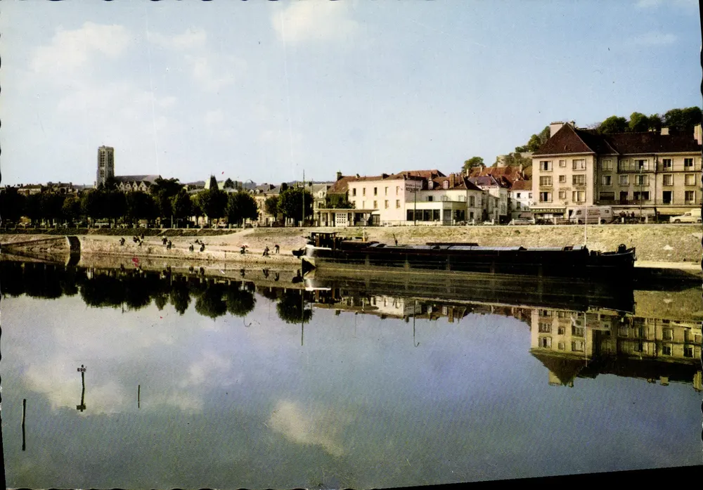 Château-Thierry — Panoramablick und die Marne — Verlag La Cigogne, André Leconte - Vorderseite