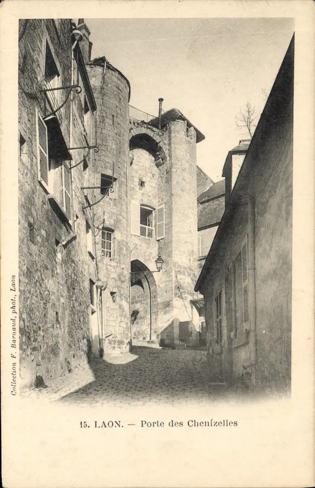 Laon — Porta das Chenizelles — fot. F. Barnaual, Laon, n°15 - Frente
