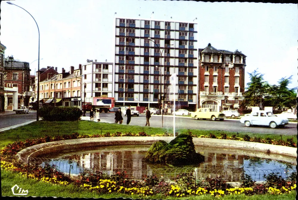 Saint-Quentin — Place du Hun-Octobre — Cim - Vorderseite
