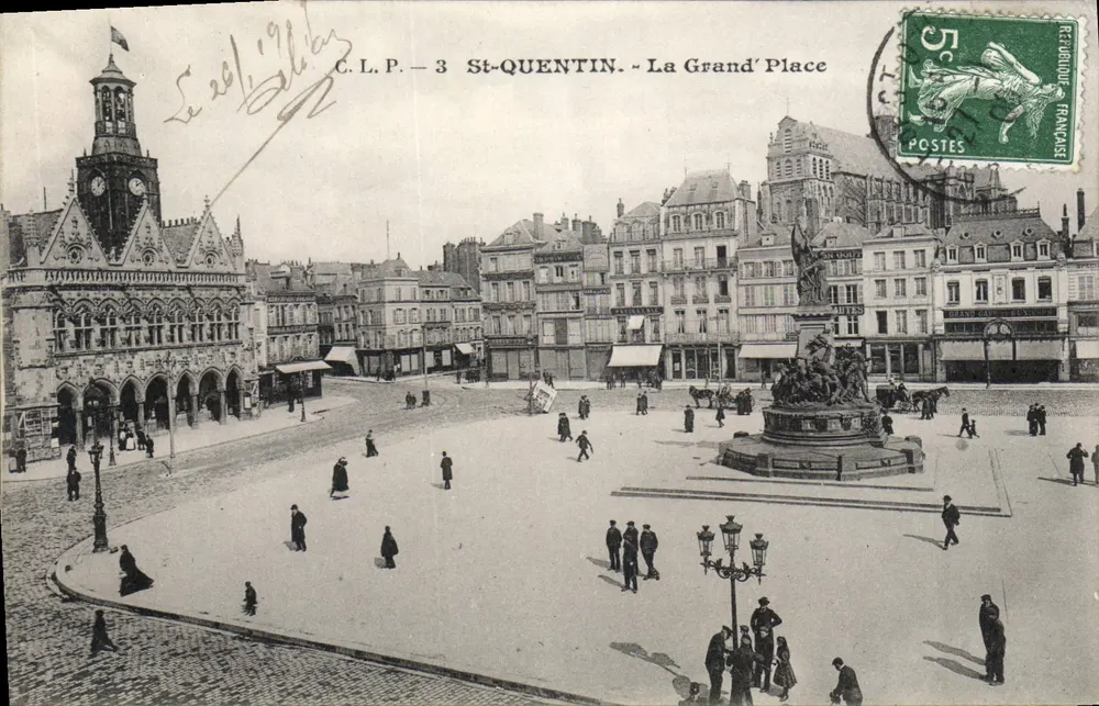 St-Quentin - A Grand' Place — C.L.P. - 3 — editor C.L.P. - 3 - Frente