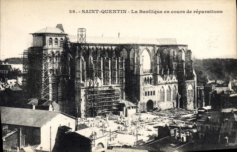 Saint-Quentin - A Basílica em reparação — editor desconhecido, n° 29 - Frente