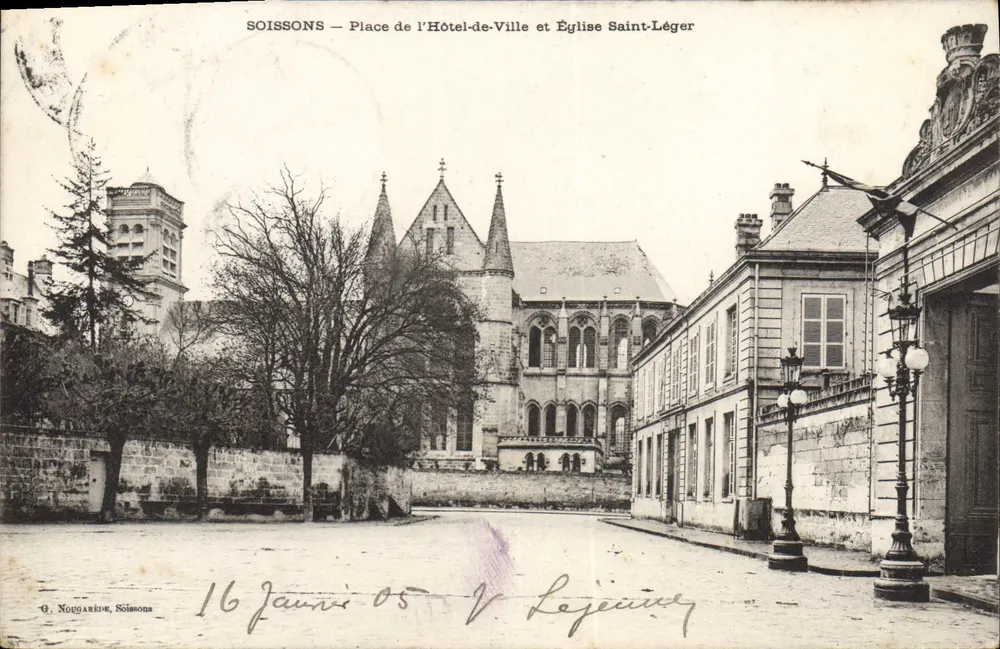 Soissons — Place de l'Hôtel-de-Ville und Église Saint-Léger — G. Nougarède, Soissons - Vorderseite