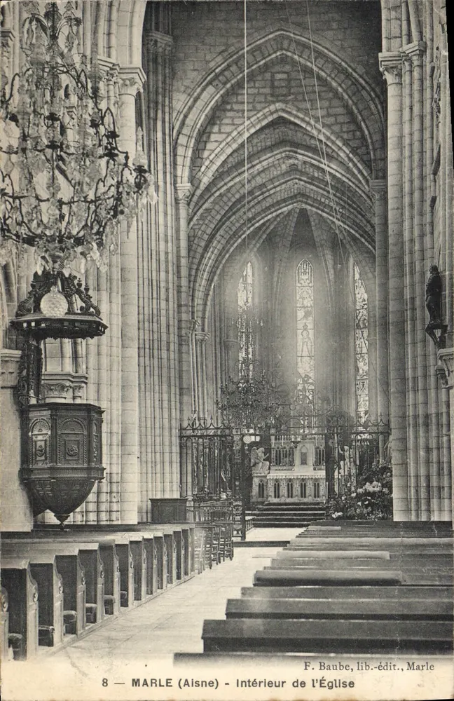 Marle (Aisne) — Binnenkant van de Kerk — F. Baube, lib.-uitgever, Marle - Voorkant