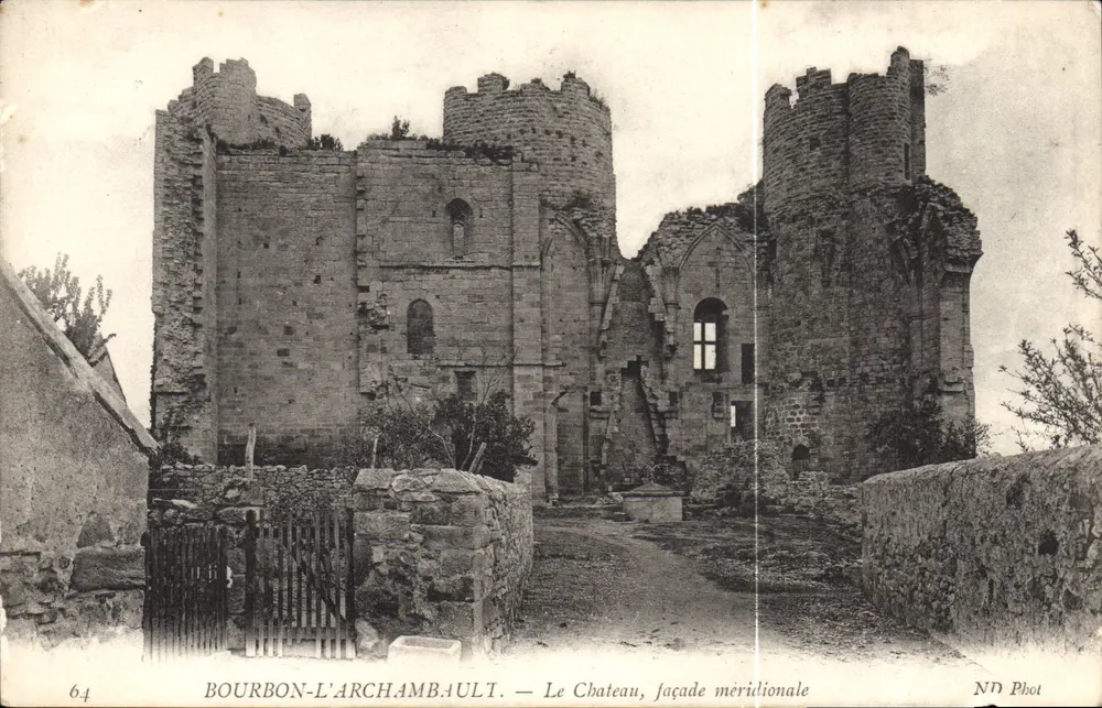 Bourbon-l'Archambault — O Castelo, fachada meridional — ND Phot - Frente