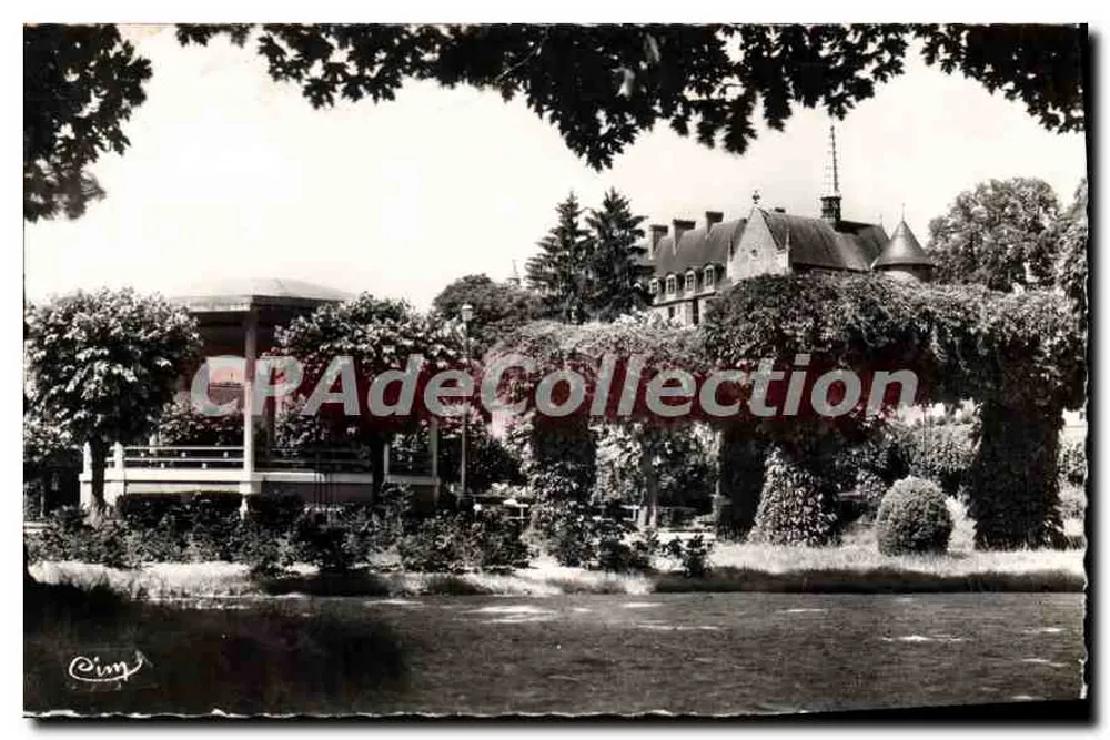 Lapalisse (Allier) — Il Giardino Pubblico — Fotografia di La Complière - Recto