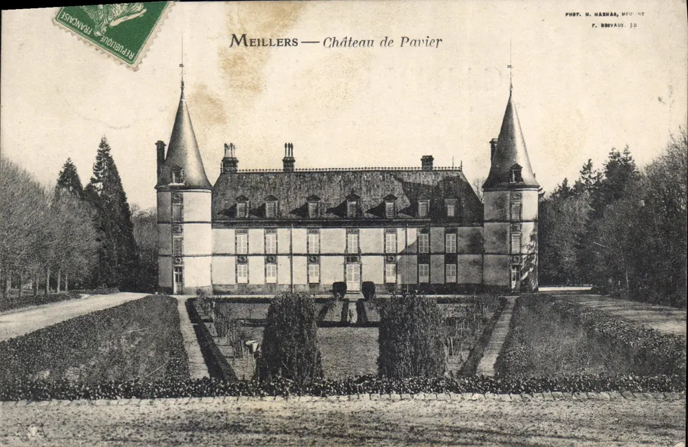 Meillers — Castelo de Pavier — Fot. N. Marnas, Moulin - Frente