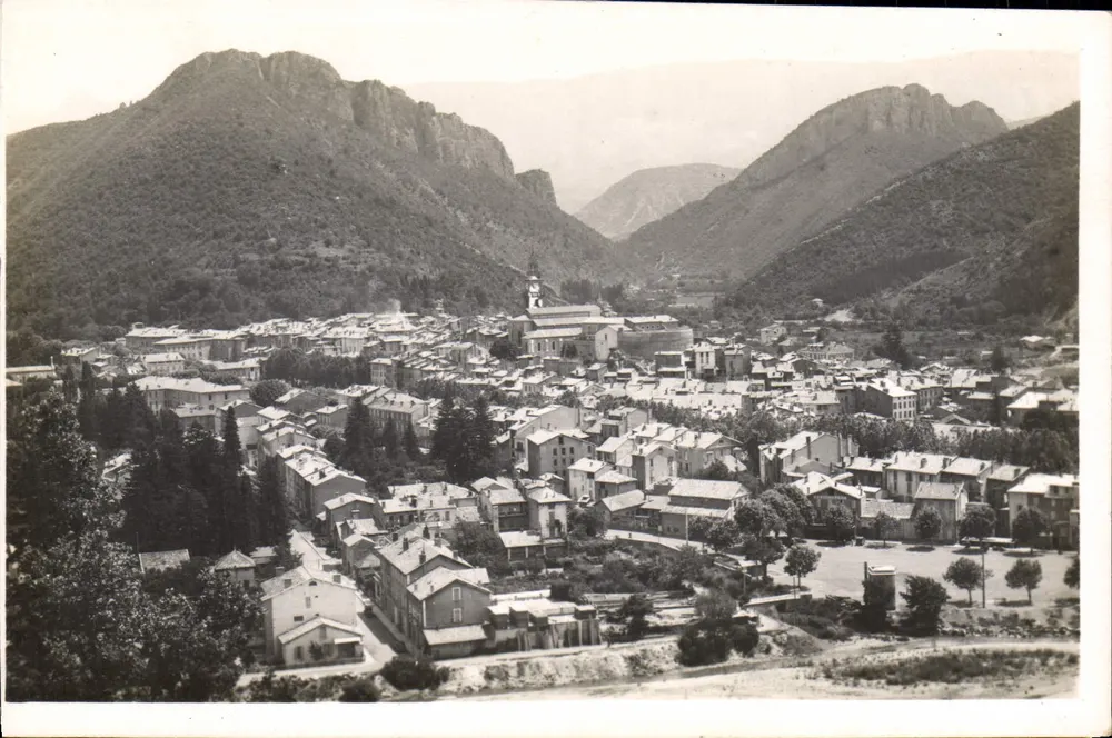 Digne-les-Bains — Allgemeiner Blick — Édition Chrétienne - Vorderseite