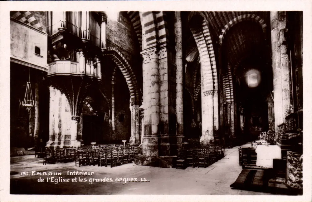 Embrun — Innenansicht der Kirche und die großen Orgeln — LL. n° 131 - Vorderseite